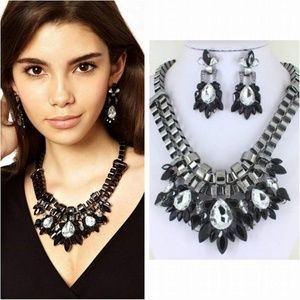 The OLIVIA Necklace Set